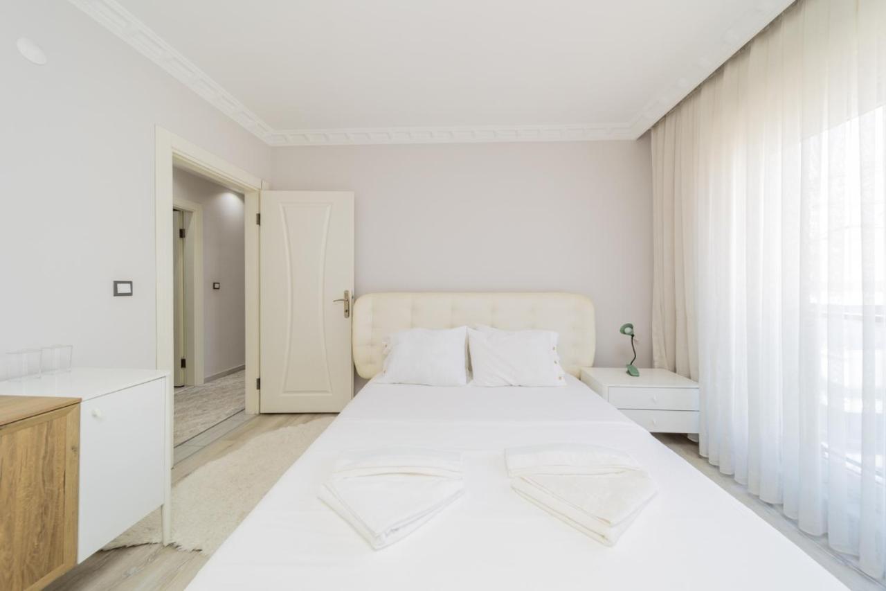 Daire Luminous Flat W Balcony 15 Min To Hadrian Gates *